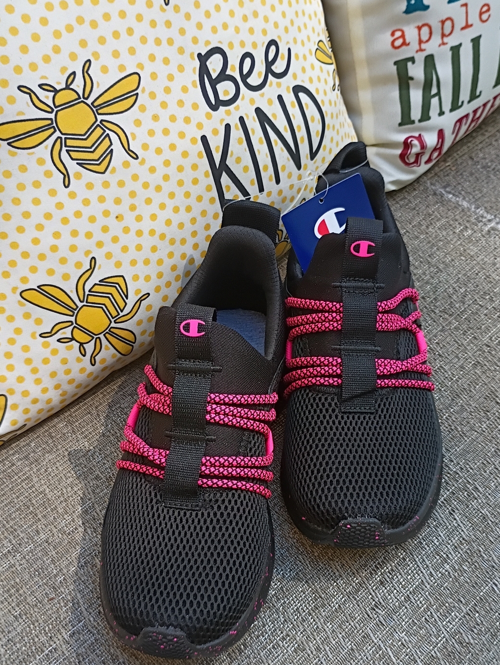 Champion Women's Black Sneakers with Pink Laces NWT- Size 7 Women's